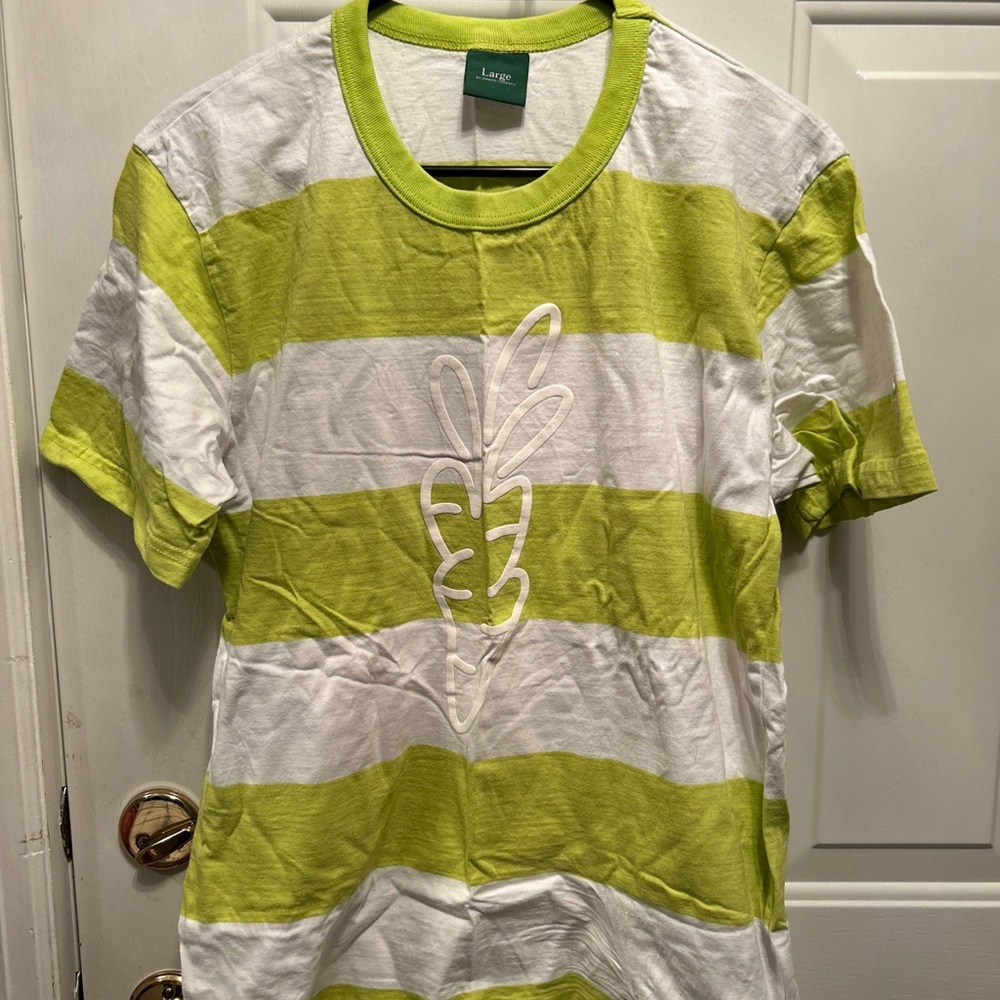 anwar carrots mens size L white & green stripe tee shirt
